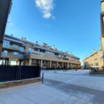 PISO DE 3 DORM. EN URB. JUNTO ACADEMIA POLICIA