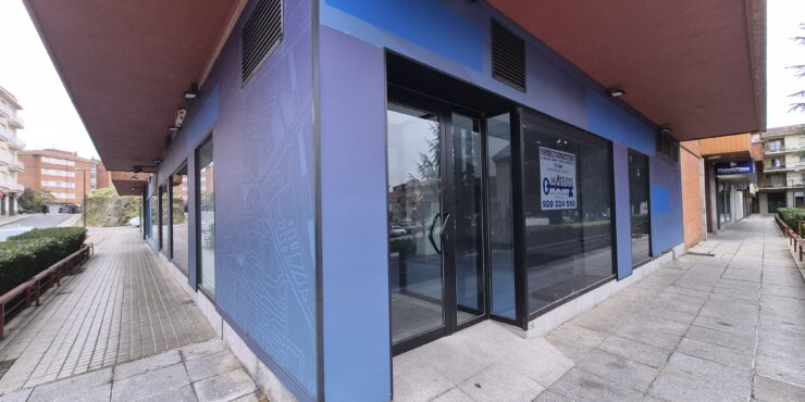 ALQUILER LOCAL COMERCIAL EN PLAZA STA. ANA (centro de Avila)